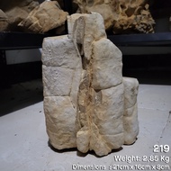 SUISKI STONE NATURAL STONE UNIQUE STONE SUISKI DISPLAY STONE ORIGINAL SUISKI STONE (2.82kg - 3.6kg)