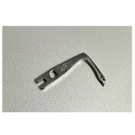 S40392-001 1/4 Looper Brother B927 a 1/4