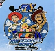 胡迪翠絲香港迪士尼10K weekend 2024徽章