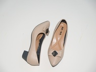 รองเท้าเเฟชั่นผู้หญิงเเบบคัชชูส้นเตี้ย No. 688-77 NE&amp;NA Collection Shoes