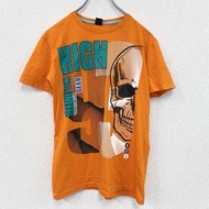 古著 Y.F.K. 服裝短袖印花 T 卹，骷髏頭和橙色印花，復古設計，圓領。