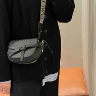 Loewe Gate 黑色馬鞍包 幾乎全新