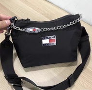 Tommy Hilfiger 金屬logo 腰包 斜跨包 配兩條肩帶均可拆卸