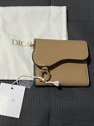 100%正品 閒置全新💕Dior Saddle Lotus 山羊皮三摺銀包