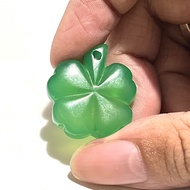 H6C 1PC Pendant Clover Carved Chalcedonynatural