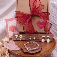 寵愛儀式全套組 莓好相遇/水晶設計手鍊+手作珍珠耳環+粉晶刮痧板