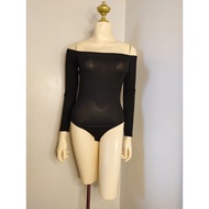 OFF SHOULDER BODYSUIT BOOHOO (S-M)