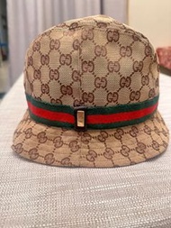Gucci 經典綠紅漁夫帽