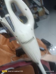二手正常無配件。只有圖中所示 MAKITA 10.8V 牧田吸塵器 鋰電充電式吸塵器 吸塵器 CL100D