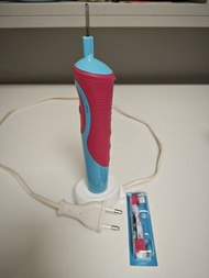 Oral B 兒童電動牙刷