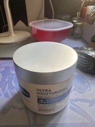 Vaseline Ultra Moisturizing 4D 修護身體乳霜 凡士林