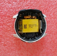 Garmin Instinct Smartwatch นาฬิกาสปอร์ต GPS แบบพกพาพร้อมแบตเตอรี่สีขาว ปิดหลังจากเปลี่ยนแบตเตอรี่ ชิ