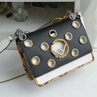 FENDI Highlights Brand Classics, Representative "F" logo Although Back to Python Circle