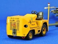 KASL 1/48 Harlan HTA-40 Tractor油動拖車 (K48045) 共兩盒，1500元