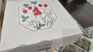 Audrey Glacier Milk 士多啤梨花束餅 牛奶味／朱古力味 日本直送🇯🇵