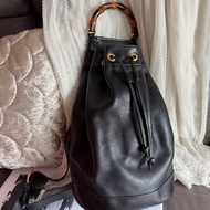 古馳 竹節提把 水桶包 中古後背包 後背包 後背包 雙肩包 黑色 黑色皮革 中古  中古包背囊 經典款 迷你  美式復古 vintage gucci bucket bag / backpack