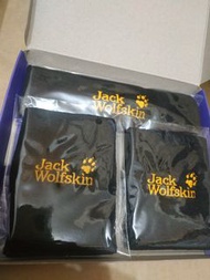 全新 3入 飛狼 Jack Wolfskin 石墨烯 頭戴及護腕組 嘉泥 頭帶 石墨烯護腕 頭套 遠紅外線  護腕2個：護腕尺寸  約 7x10cm  頭套1個：頭套尺寸 約 18x5cm