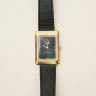 A ROOM MODEL - Vintage Omega金框素面古董錶