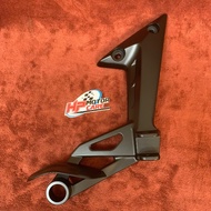 Rear footrest Pat for Exciter 135 2010 1S9