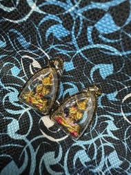 泰國佛牌 必打lppong 龍婆捧 2564年nora掩面 功效：佩戴NORA天神 能增強個人的吸引力、增強人緣、增強個人魅力、改善人際關係、也可以增強財運、提升運氣，帶來姻緣。擋險避文，招財正偏財，