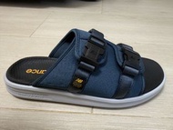 New Balance 涼鞋