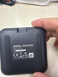 Samsung EP-P1300 無線充電器