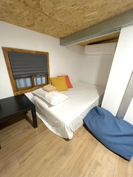 頭份鎮的1臥室獨棟住宅 - 2平方公尺/1間專用衛浴 (Chill Room "Glow" Shared Bathroom / Loft / Backpack Room / Wi-Fi / Round