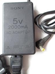 SONY PSP電玩遊戲機用原廠AC adapter- PSP-100適配器/變壓器/電源供應器/電源線AC100-240V, DC 5V-2000mA