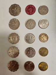 香港英女皇伊麗莎白二世錢幣，十角形5元，圆形安全邊5元，十二邊扇形2元，圓形1元，圓形5毫硬幣及英鎊1元白铜幣