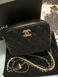 Chanel珍珠鏈相機包
