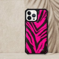 iPhone 13全系列軍規防摔皮革磁吸手機殼-粉紅虎紋(上光版)黑殼
