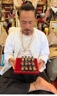 師傅阿贊Thep，金色招財貓大模：精選泰國佛牌正牌陰牌聖物法物