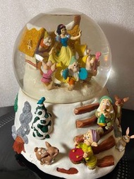 Disney Snow White snowwhite seven dwarf dwarfs Mr. Christmas Automated Snow Globe snowglobe 7個小矮人 七個