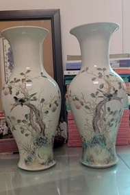 急尋龍泉窯魚耳爐！南宋官窯式開片，紫口鐵足特徵明顯，海外回流件優先處理！ 高價徵集民初名家瓷！珠山八友、王步青花、淺絳彩壺，祖傳文物速洽！