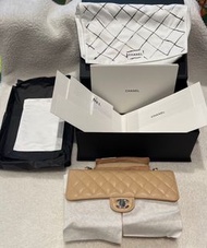 全新 現貨 Chanel Classic Flap Medium Beige Caviar Silver Hardware Bag   CF25 奶茶色 銀扣 荔枝牛皮