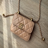 Chanel奶茶色雙金球卡包