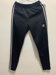 二手/中古 愛迪達 adidas originals 神褲 三葉草 三線褲 CW1269 男版xs 8.5成新 合身帥氣