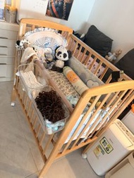 實木嬰兒床