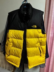 近全新 The North Face 700 黃色 S號 羽絨外套 背心 羽絨背心 拉鍊口袋 保暖 登山 下雪 外套