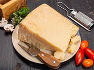พาร์เมซานชีสก้อน พาร์เมซานชีส 900ก- Parmesan Cheese 900g Parmesan