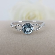 18K白金公主方海藍寶戒指