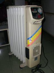 勳風牌**豪華恆溫式電暖器** 使用電壓AC110V