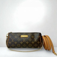 LV EVA 原花小金牌一字拉鍊金鍊包 M95567
