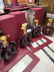 頂價購：路易十三 紅酒，洋酒，威士忌，香檳，茅台，拉菲 Lafite、木桐 Mouton、軒尼詩 XO、路易十三LouisXII、FOV長頸、杯莫停，白蘭地、藍帶、帕圖斯 Petrus、羅曼尼康帝 R