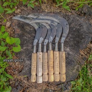 Sabit Mini Model Madura Pemotong Padi Dan Rumput - Arit Baja Isen Super Tajam - Celurit Kecil Model 