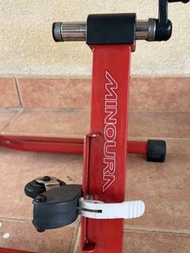 20寸單車/自行車用 的Minoura 滾筒式單車訓練台