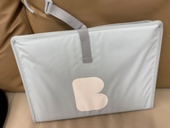 只係用過幾次 BEABA Camele'O 嬰兒浴盆 便攜式摺疊浴盆連掛鉤（初生至12個月以上）