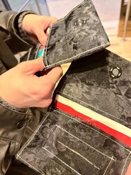 黑色暗花手捲煙袋