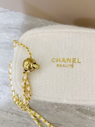 Chanel Beauty雪白絨毛鏈條包｜肩帶可調