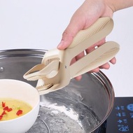 鬼佬倉 - 家用廚房神器！新款矽膠防燙夾，耐高溫防滑設計，輕鬆夾取蒸籠烤盤不燙手。蒸菜夾碗一物多用，省力又方便。獨特防滑紋理，穩固夾持不打滑，讓烹調更安全。升級家用必備，讓廚房生活更輕鬆，享受美食無煩